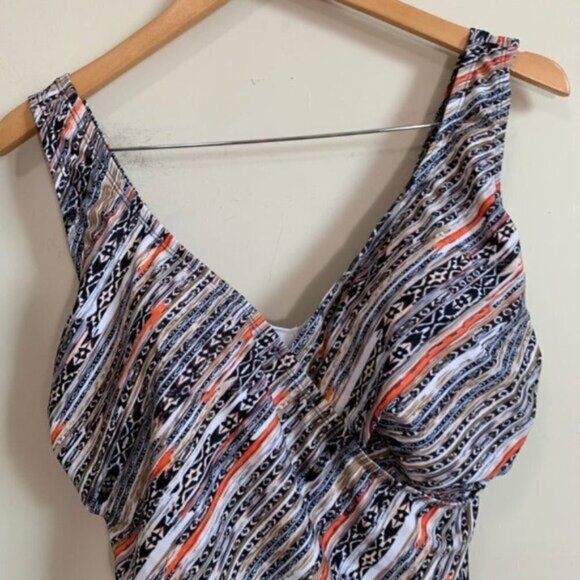 Betty's Beach Bungalow Striped One Piece Swimsuit V Neck Ruched Tummy Control 16 - Picture 3 of 9